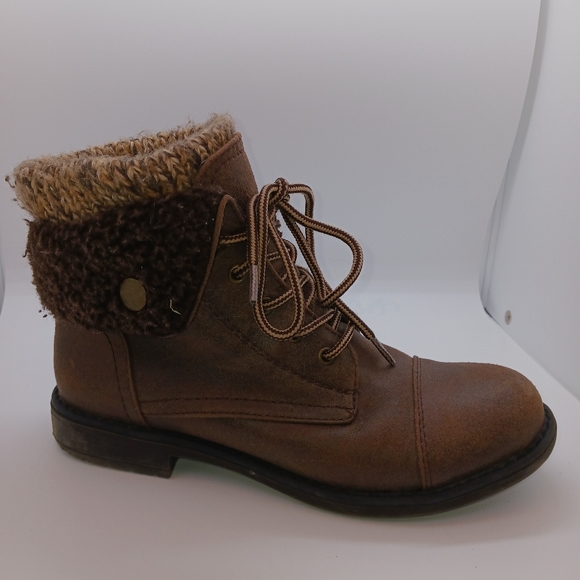 White Mountain Cliffs Duena Lace Up Boot - Picture 2 of 5